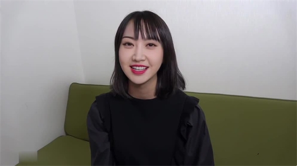AI-景甜-女星下海拍摄无码A片粉色小穴注满男人精华上 — 2025